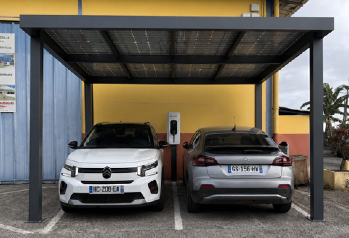Carport solaire double aluminium anthracite avec borne de recharge